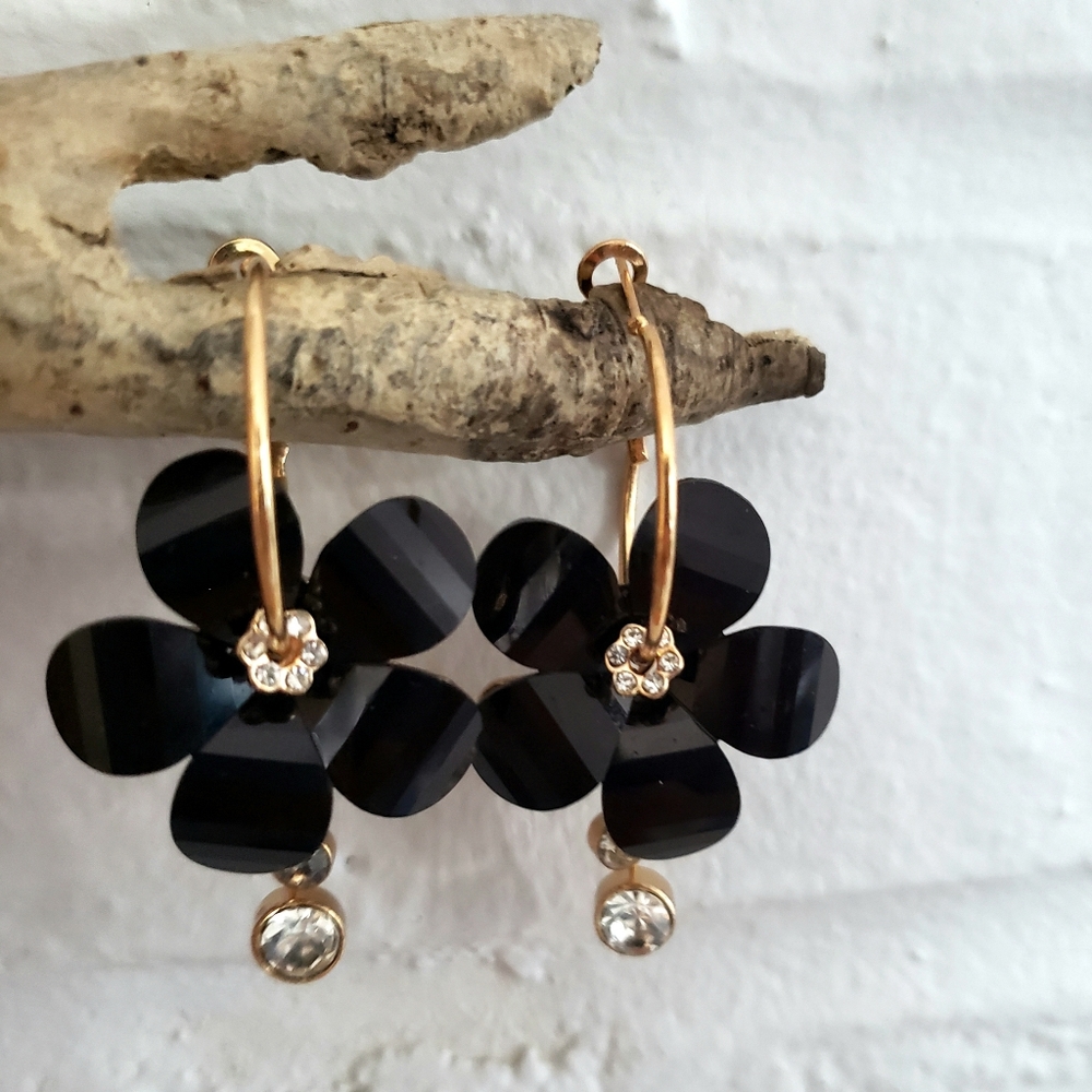 Last one ⭐ Korean Black Flower Tassel Earrings